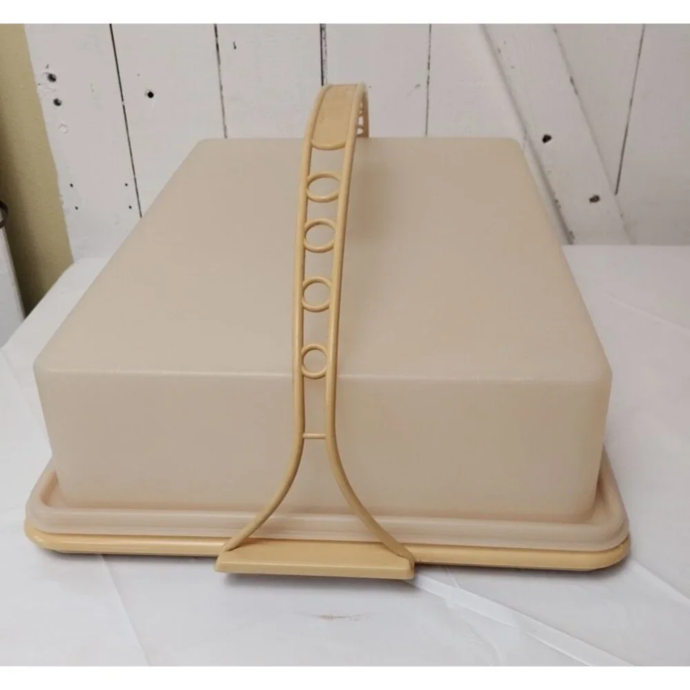 Vintage Tupperware Rectangular Sheet Cake/Cupcake Carrier 9x13